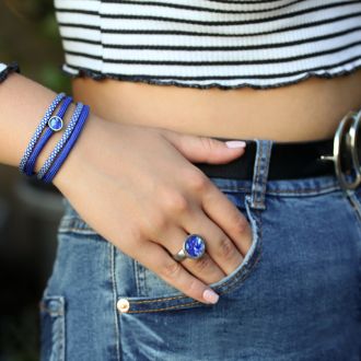 Armband PARAMÍ, doppelt, mit Slider - cosmic blue, Ring TAMARÍN mit Wechseltops - cosmic blue